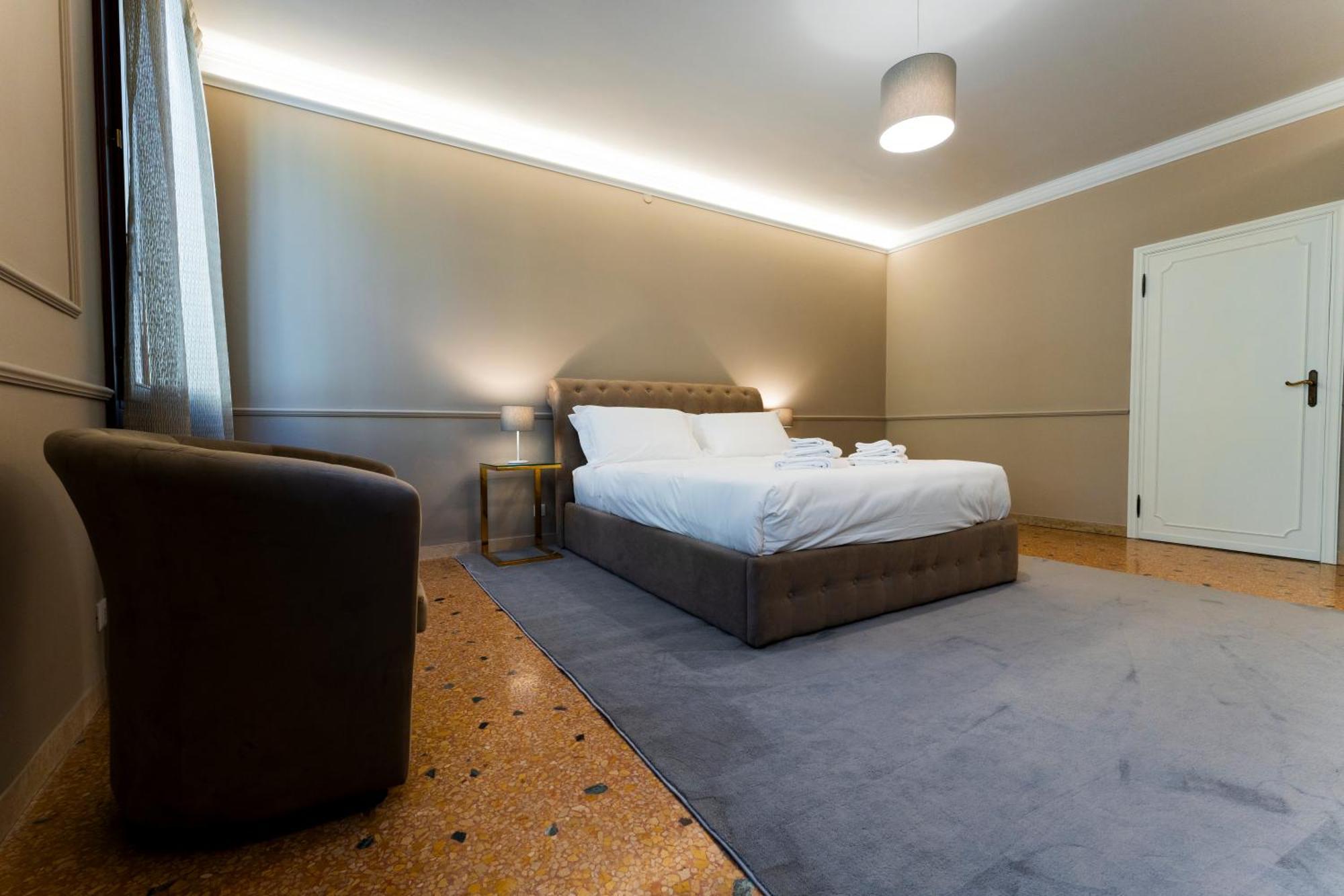 San Vio Palace Luxury Apartments Venice Exterior photo